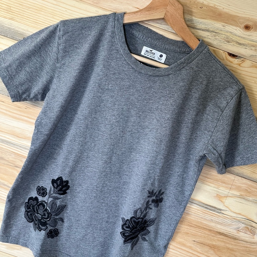 Hollister Gray Tee with Black Floral Design